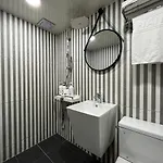 Piano Motel